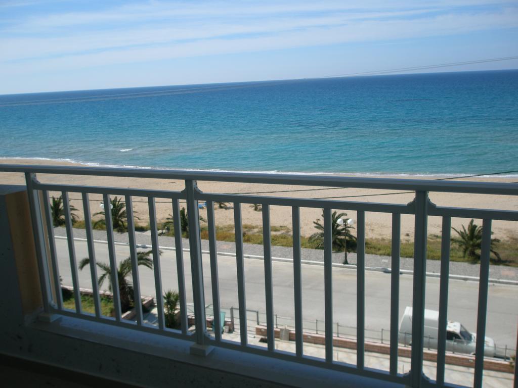 Whitesands Beach Resort Паралия Враху Стая снимка