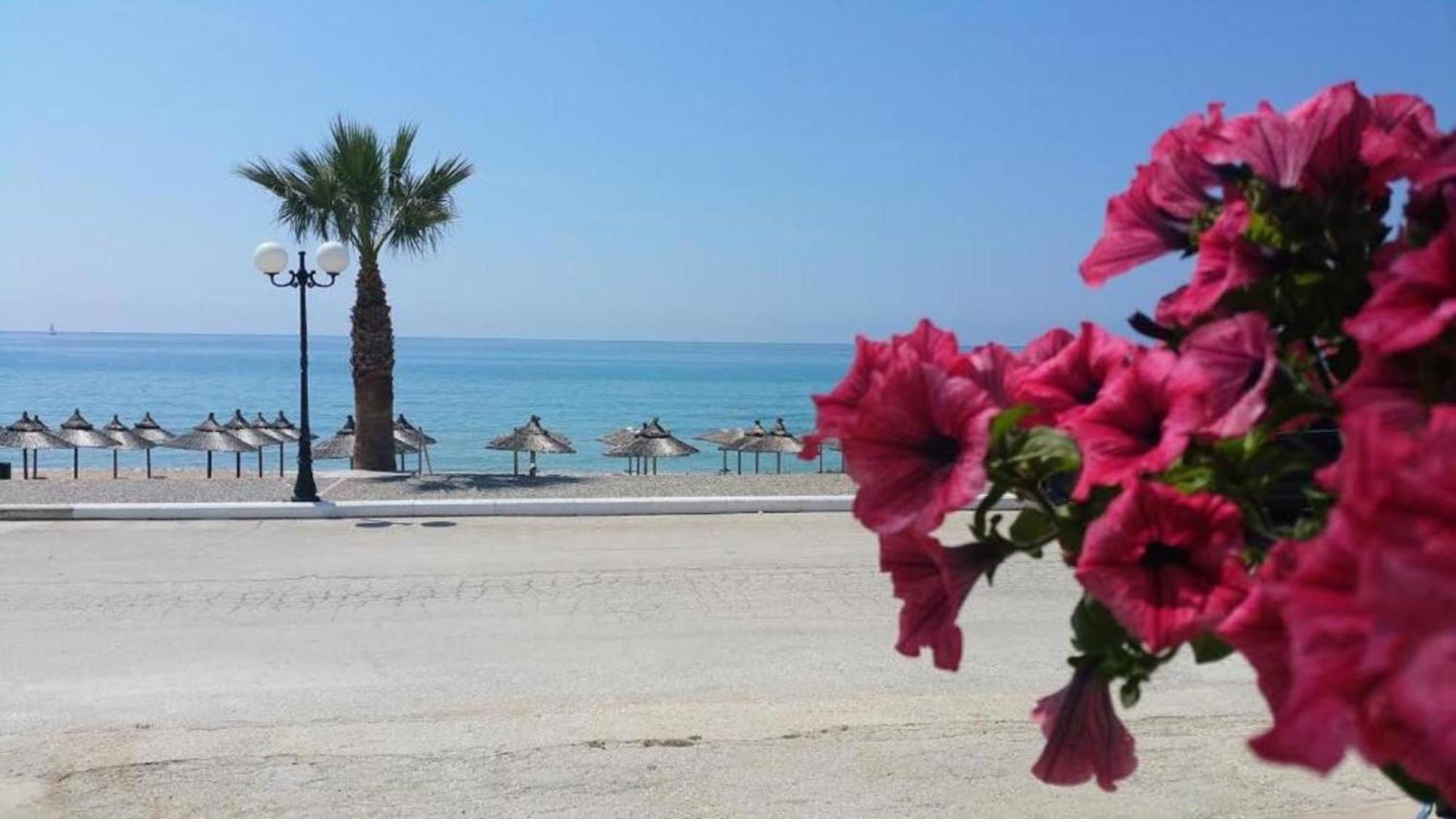 Whitesands Beach Resort Паралия Враху Екстериор снимка
