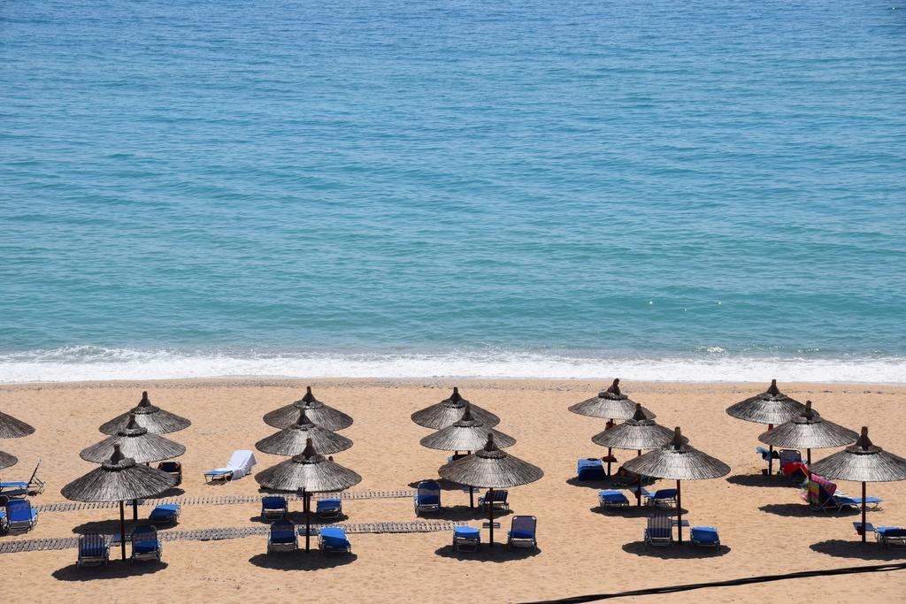 Whitesands Beach Resort Паралия Враху Екстериор снимка